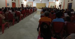 Umat Stasi Amba Rayakan Misa Sabtu Suci dengan Khidmat